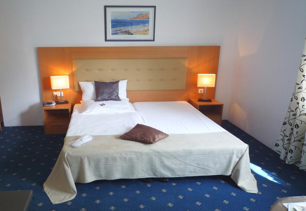 Hotel Abalone Ремшейд Экстерьер фото